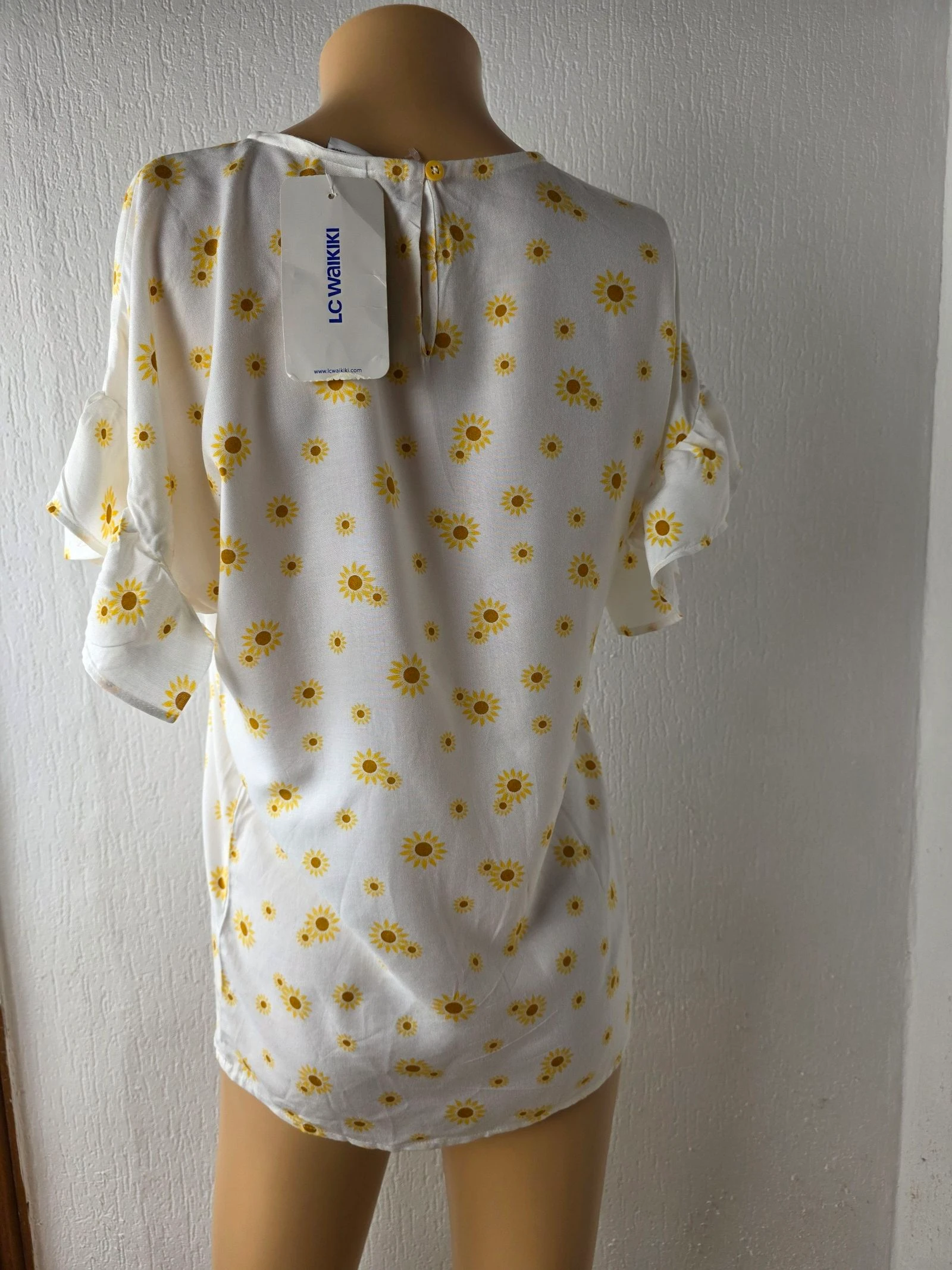 Blusa top branca com estampa de girassóis LC Waikiki tamanho S / M (36/38) nova com etiqueta – photo 5
